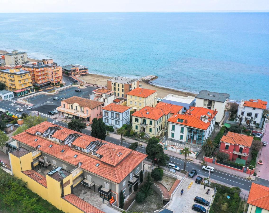 Casa Aurea Tre Posti Letto A 30 Metri Dal Mare Lägenhet San Vincenzo Exteriör bild