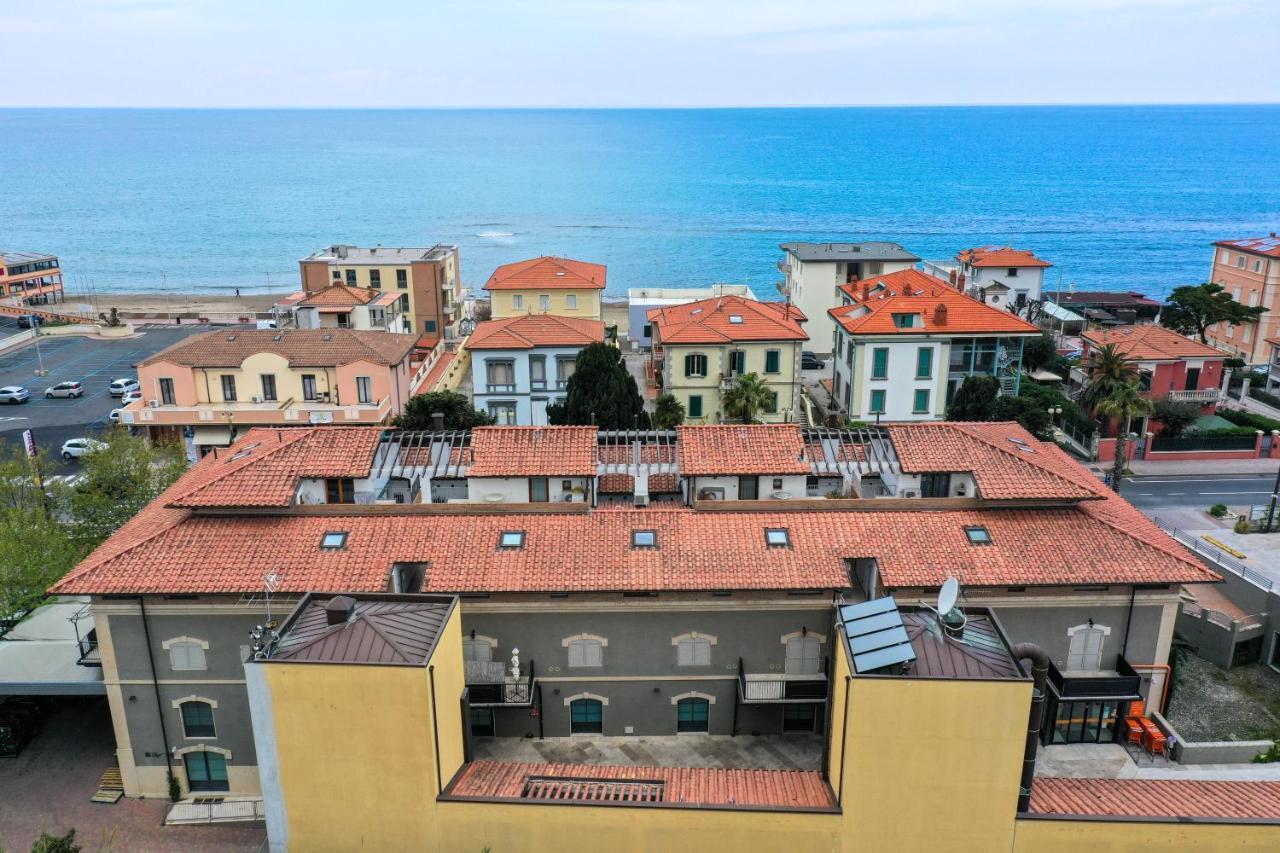 Casa Aurea Tre Posti Letto A 30 Metri Dal Mare Lägenhet San Vincenzo Exteriör bild
